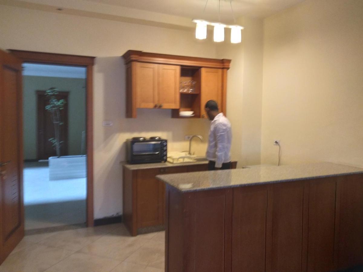 Daisy Hotel Адис Абеба Екстериор снимка