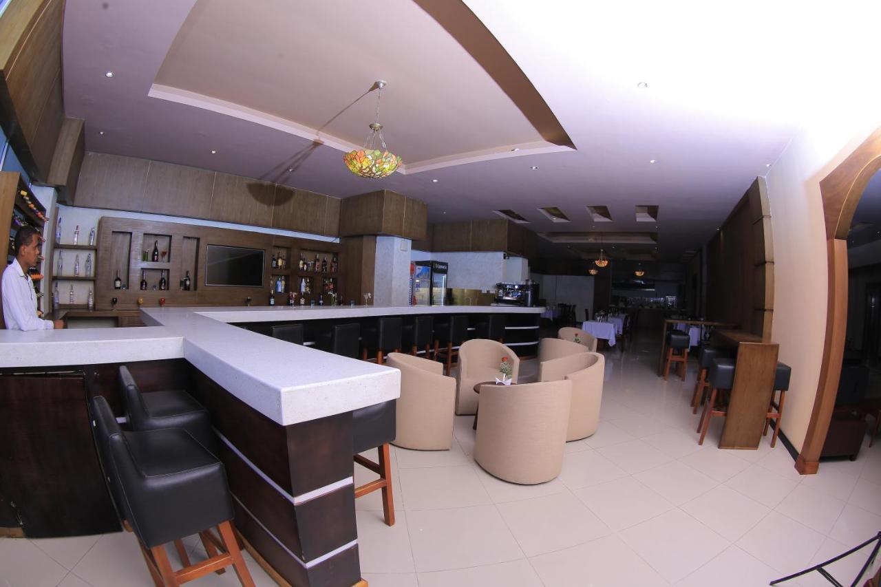 Daisy Hotel Адис Абеба Екстериор снимка